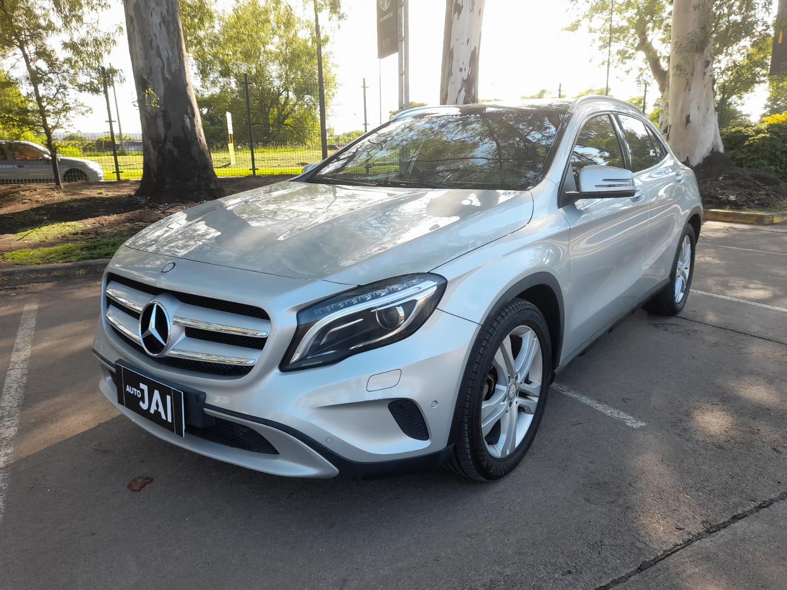 MERCEDES BENZ GLA 200